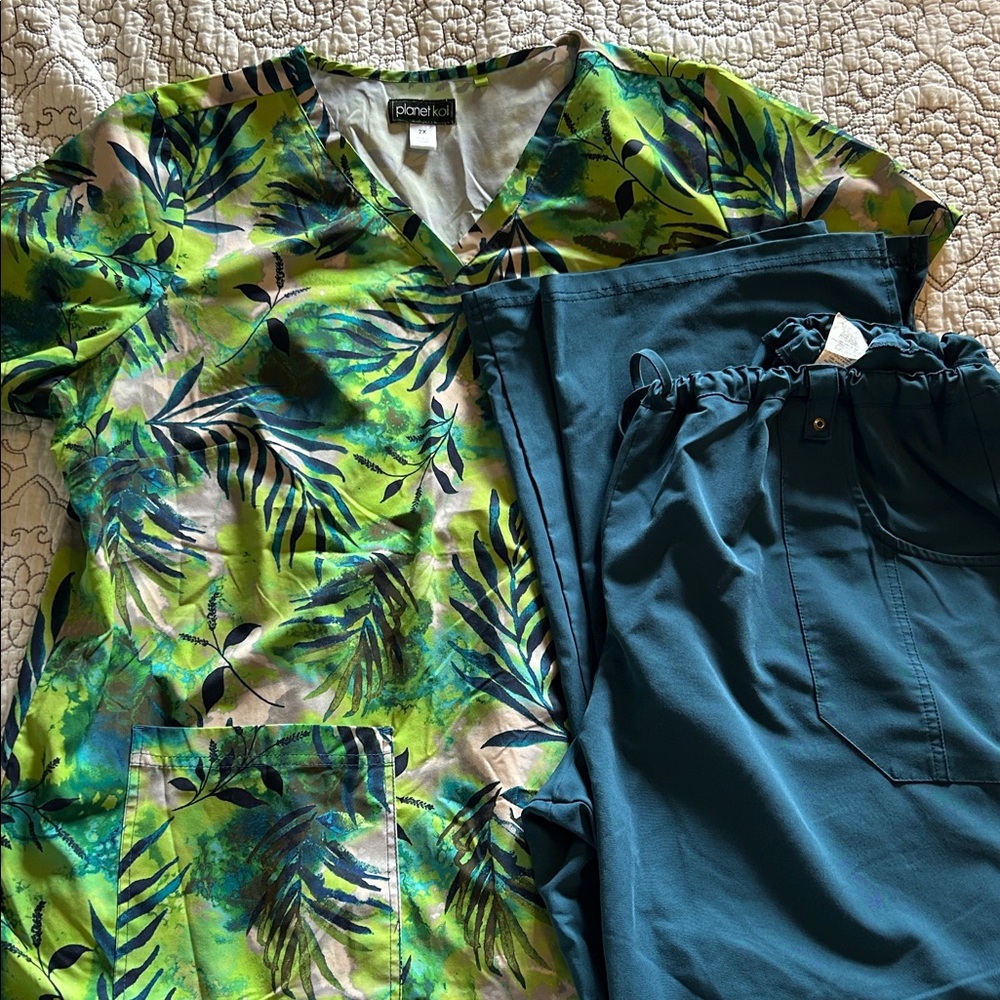 Planet Koi 2xl teal and green scrub top. Teal Dickies 2xl